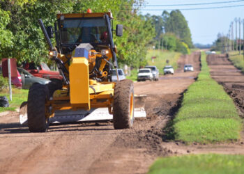 Villa Elisa: Trabajos de mantenimiento y repaso de calles