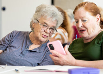 Abren las inscripciones para capacitaciones digitales para adultos mayores