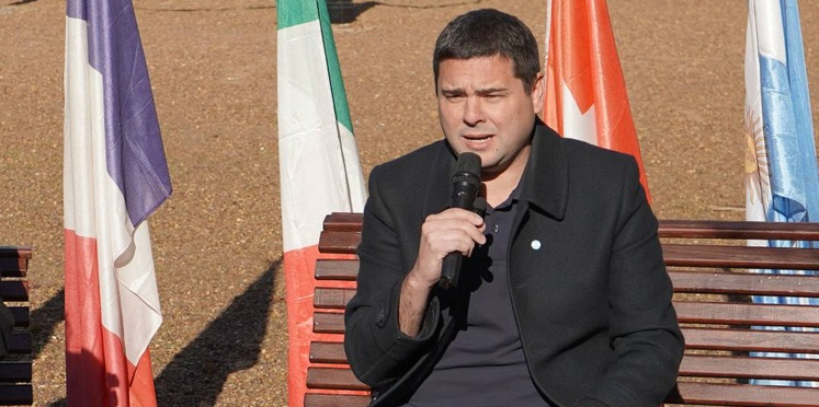 La información de la oposición es sacada de páginas web. Gustavo Bastián intendente de San José - Entre Rios Hoy