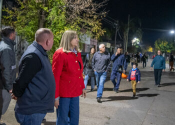 El programa Paraná 100% LED sigue mejorando la calidad de vida en los barrios