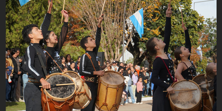 Colón conmemoró el 216º aniversario de la Revolución de Mayo