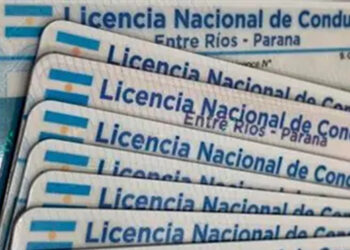 Los deudores alimentarios no podrán obtener licencias de conducir profesionales