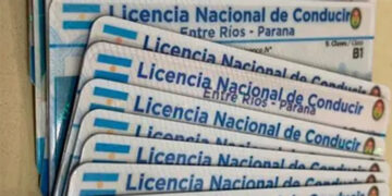 Los deudores alimentarios no podrán obtener licencias de conducir profesionales