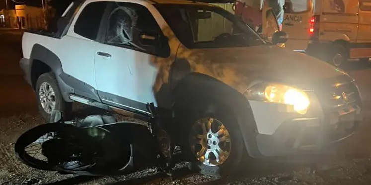 Tremendo choque entre una moto y una camioneta en Villaguay: un joven fue hospitalizado