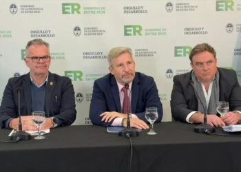 Frigerio anuncia compra de maquinarias para Vialidad ante la escasez de operarios y personal para atender las demandas