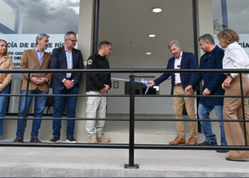 Frigerio en Victoria entregó financiamiento al municipio e inauguró la brigada forestal y obras en el hospital geriátrico