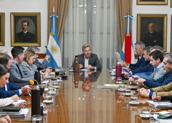 Frigerio reunió su Gabinete para analizar la marcha de la gestión