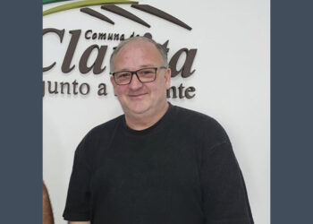 Mauricio Santa Cruz propuso al intendente de San José, Gustavo Bastián, como candidato a senador por el departamento Colón en 2027 para reorganizar al peronismo
