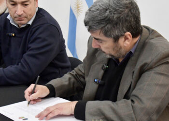 El Intendente de Villaguay firmó el decreto de adjudicación para la adquisición de la planta asfáltica municipal