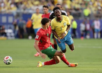 «Brasil empató en su debut en la copa del mundo»