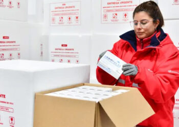 Nación distribuye (tarde) dosis adicionales de vacuna antigripal a todas las provincias