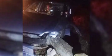 Se habría dormido al volante y terminó chocando contra un puente en la Ruta 130