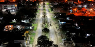 Colón ciudad LED: quedó habilitado un nuevo tramo de iluminación en el bulevar Güemes