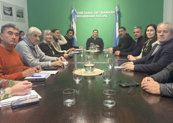 La provincia mejoró la propuesta salarial para los docentes y ratificó su compromiso con el diálogo