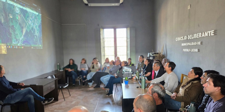 Plan de Contingencia:  ante una posible creciente extraordinaria, se realizó reunión de trabajo en Pueblo Liebig