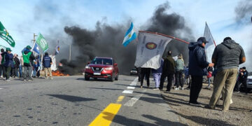 Jornada de protesta contra el “industricidio”: trabajadores y sindicales se manifiestan en ruta 14