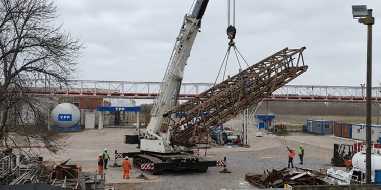 Avanza el desmantelamiento de una planta de YPF en Concepción del Uruguay