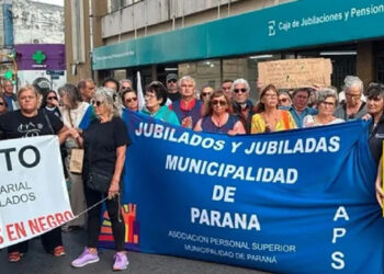 La Multisectorial calificó como «estafa y saqueo» a la media sanción de la reforma previsional