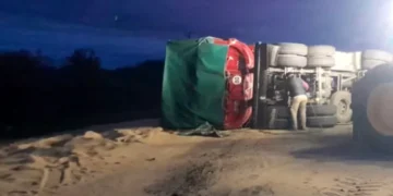 ¨Vuelco de un camión en la RN 18 el conductor resultó herido¨