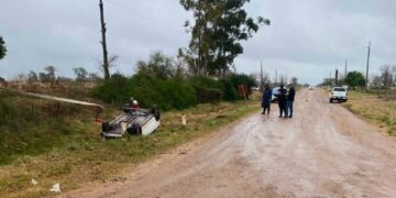«Una mujer volcó su auto y fué hospitalizada en Villa Elisa Entre Rios»