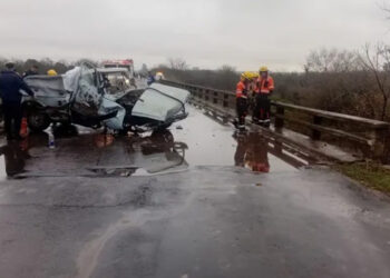Otro accidente en las rutas entrerrianas: Dos heridos graves tras un choque contra la baranda de un puente en ruta 130
