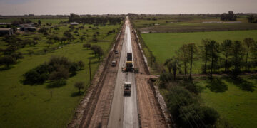 Continúa el asfaltado de la ruta provincial Nº 23 entre los departamentos Uruguay y Colón