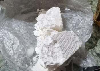 ¿Mensaje? Un hombre fue atacado a balazos: en la casa tenía casi dos kilos de cocaína
