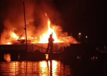 Gualeguaychú: explosión e incendio de una embarcación en el río, una persona está en terapia intensiva