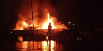 Gualeguaychú: explosión e incendio de una embarcación en el río, una persona está en terapia intensiva