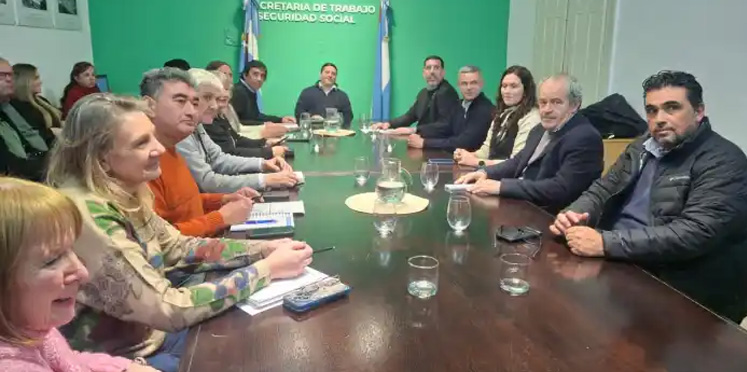 Gremios docentes declararon insuficiente la nueva oferta del gobierno