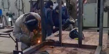 Estudiantes de la Escuela Técnica de Colón construyeron una rampa accesible para un centro de equinoterapia