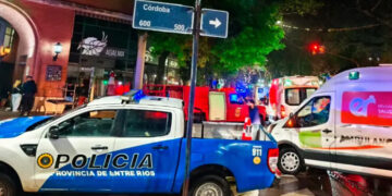 Numerosos heridos al caer el entrepiso de un bar de Paraná: siete fueron llevados al hospital