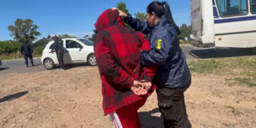 En Concordia detuvieron a la encargada de una cuadrilla de cosecheros con 60 dosis de cocaína