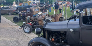 Una tarde de autos y encuentro familiar en Uruguay