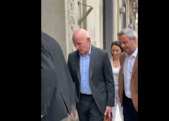 Walser y su esposa se presentaron a indagatoria en la causa por presunto peculado, tras el viaje a Brasil